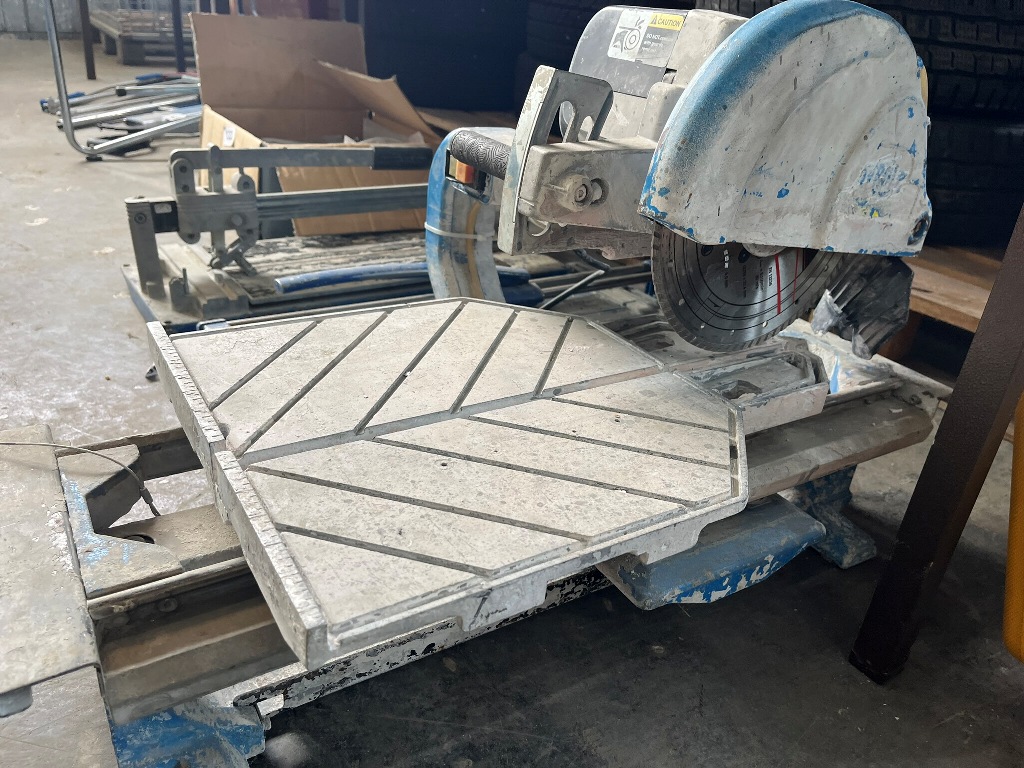 Profi Fliesenschneidmaschine mit Diamantblatt