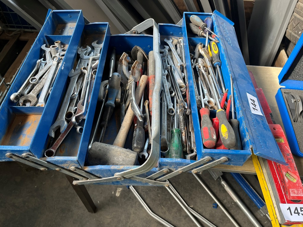 Gedore Werkzeugkoffer best&uuml;ckt mit Handwerkzeug?d=2026-09-22 21:04:17