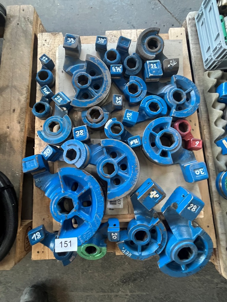1 Palette Rohrbiegemaschinen-Zubeh&ouml;r?d=2026-09-22 20:32:00