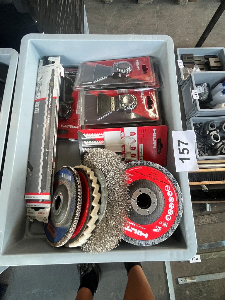 1 Kassette mit Hilti Schleifscheiben und Hilti Scraber?d=2026-09-22 20:28:05
