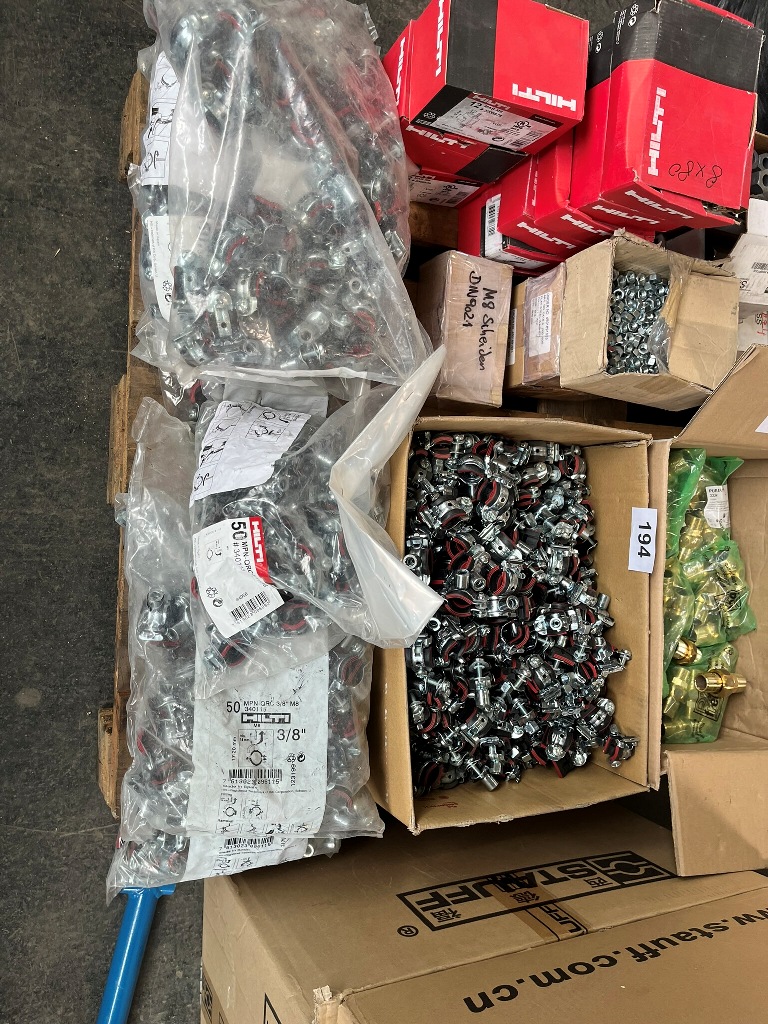 1 Palette mit Hilti Rohrschellen und Befestigungsmaterial?d=2026-09-22 21:04:17