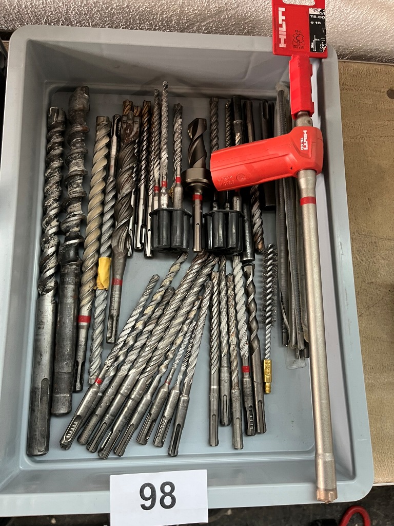 Kassette mit div. Hilti-Bohrern?d=2026-09-22 20:32:07