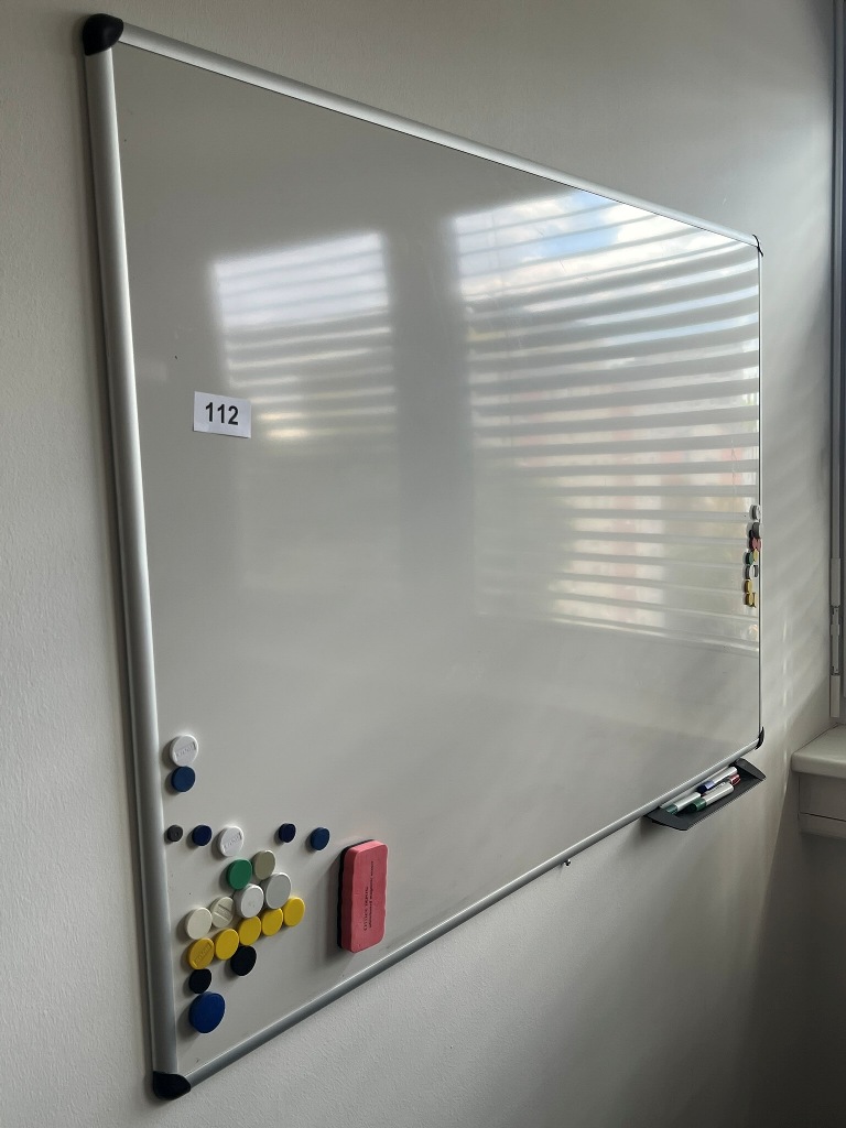 Whiteboard ca. 150 x 100 cm