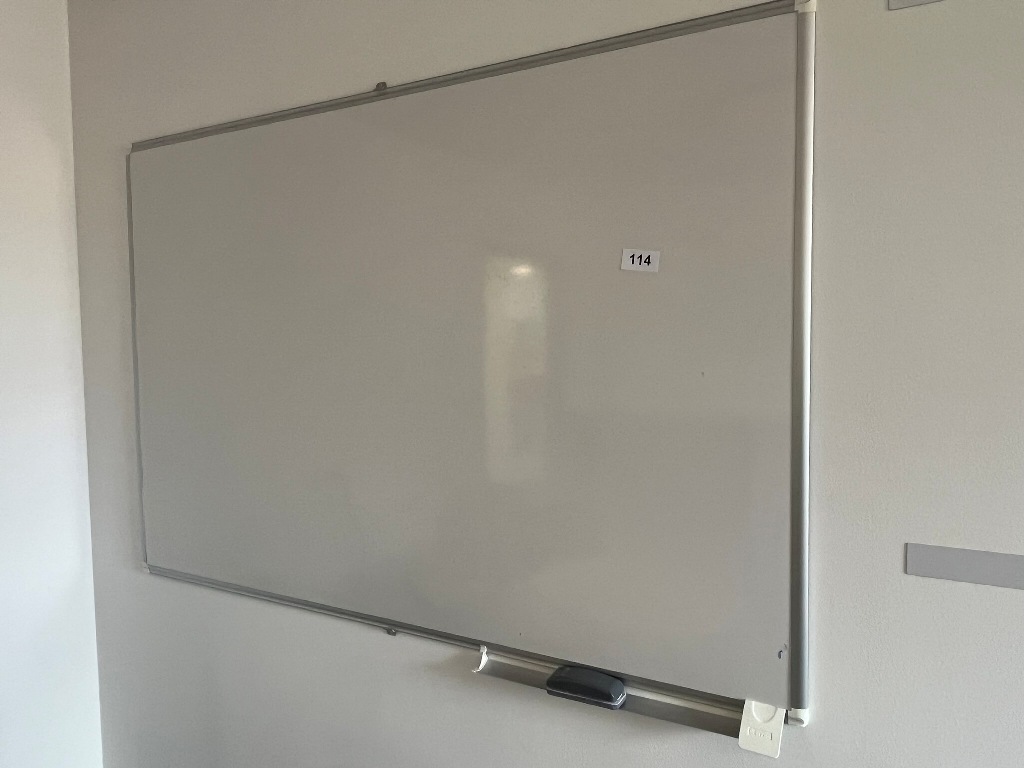 Whiteboard ca. 180 x 120 cm?d=2026-09-23 23:07:09