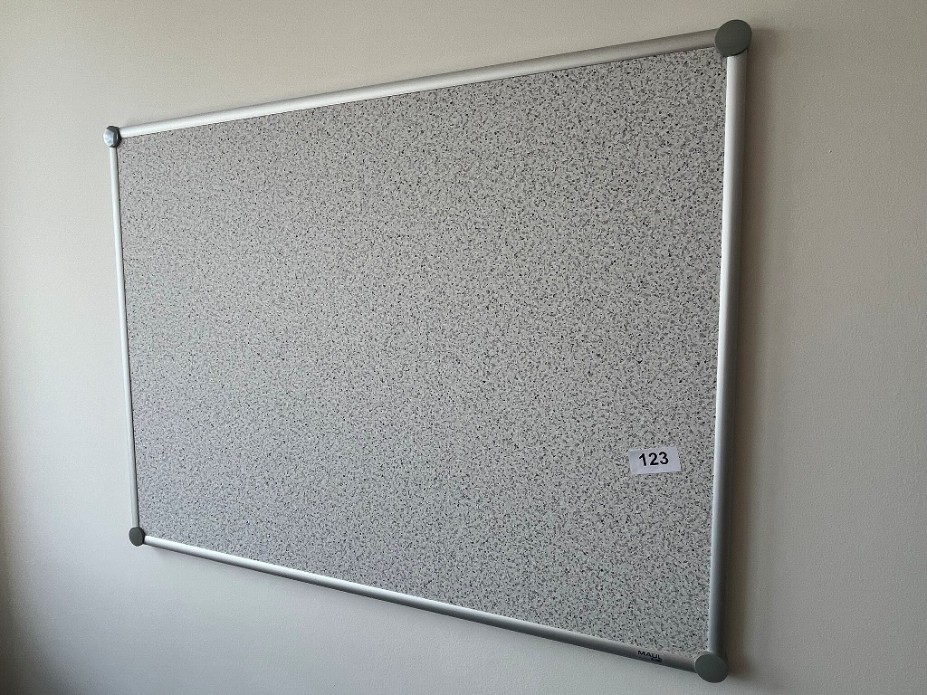 Pinnwand 120 x 90 cm?d=2026-09-23 23:06:48