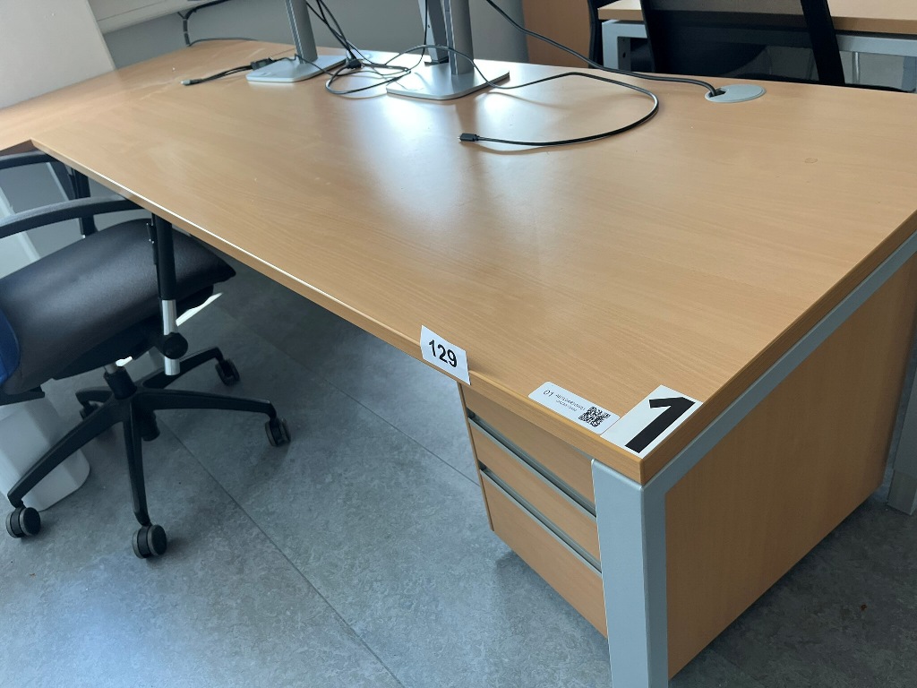 L-f&ouml;rmiger Schreibtisch, Ma&szlig;e: 180 x 80 cm und 160 x 60 cm?d=2026-09-23 23:07:16