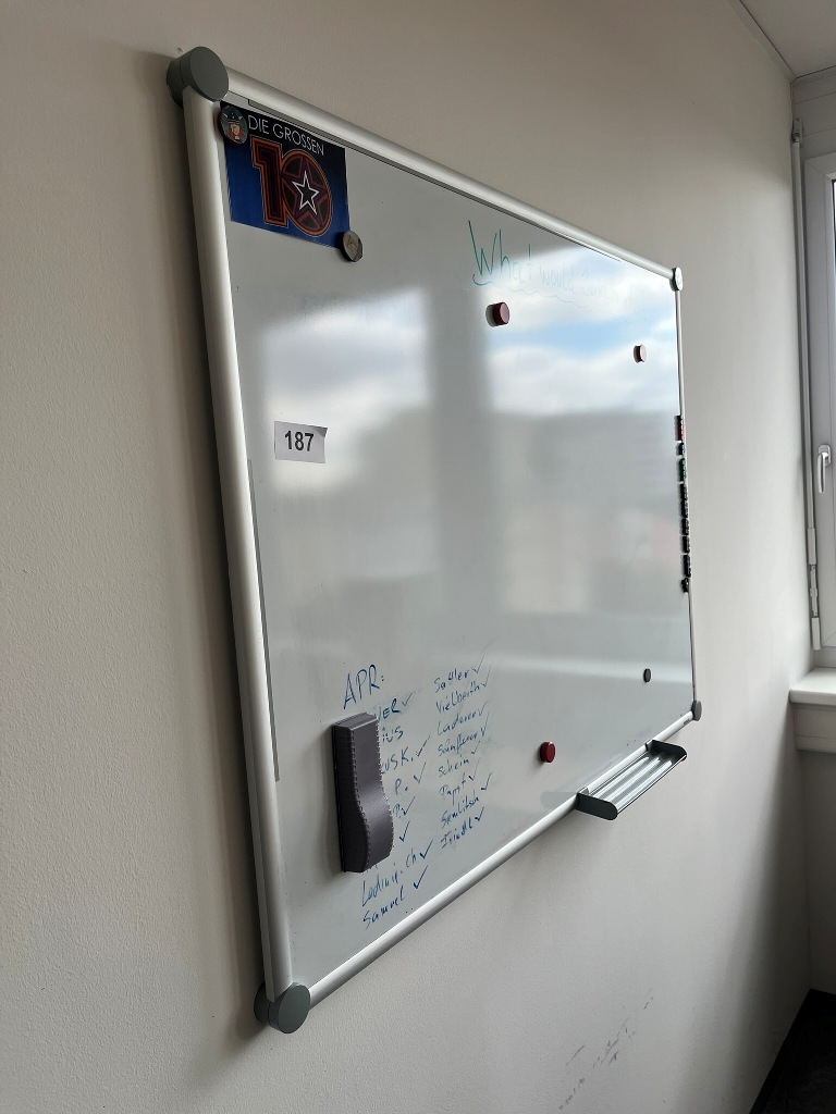 Whiteboard 120 x 90 cm?d=2026-09-23 23:07:13