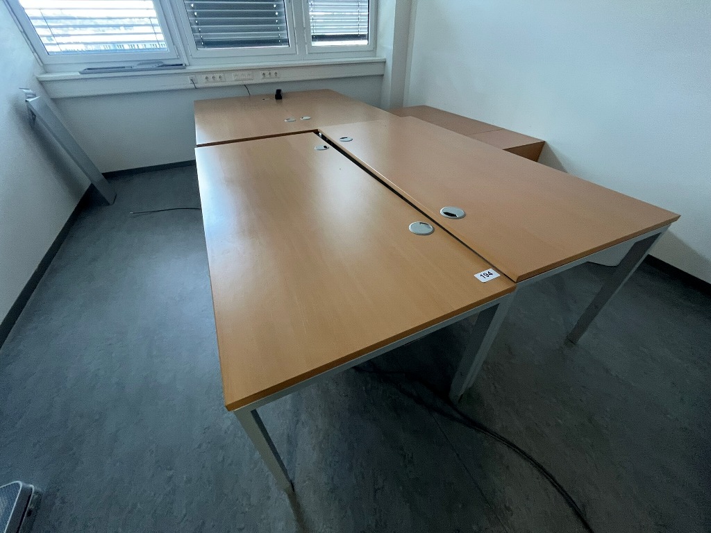 4 Stk. Besprechungstische je 180 x 80 cm?d=2026-09-23 23:06:56
