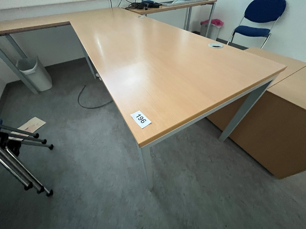 L-f&ouml;rmiger Schreibtisch, Ma&szlig;e: 180 x 80 cm und 160 x 60 cm?d=2026-09-23 23:55:05