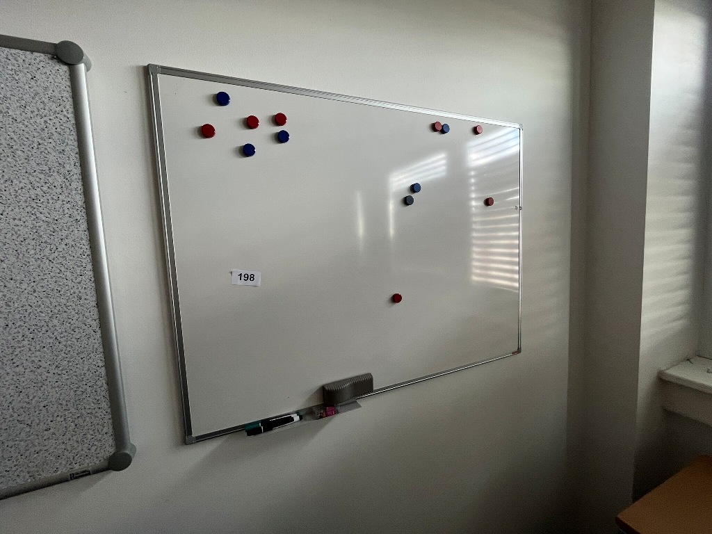 Whiteboard 120 x 90 cm?d=2026-09-23 23:53:57