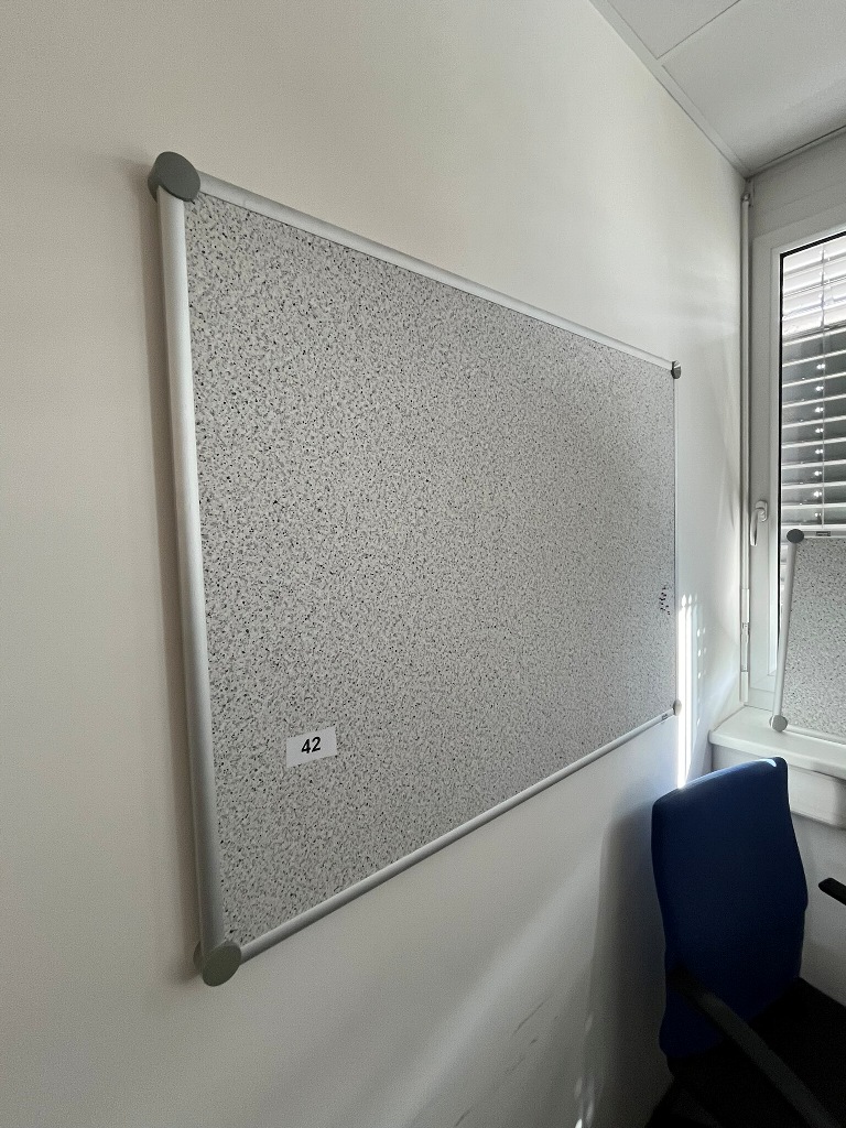 Pinnwand ca. 120 x 90 cm?d=2026-09-23 23:55:34