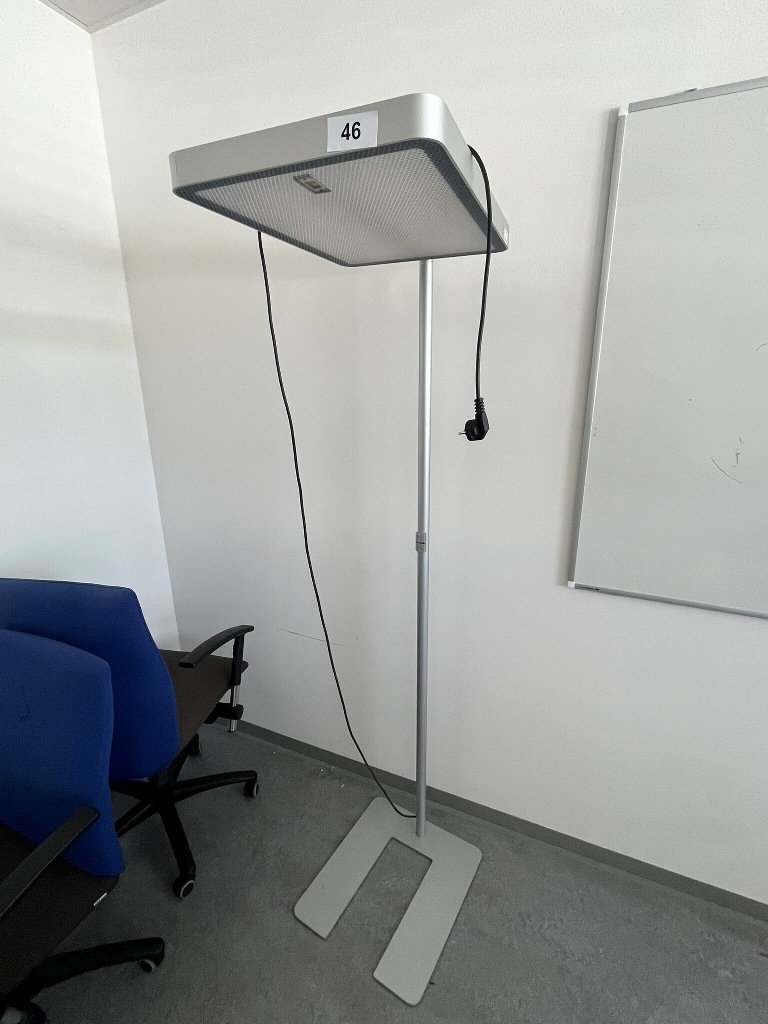 B&uuml;rostehleuchte Waldmann, H&ouml;he 190 cm?d=2026-09-23 23:06:50