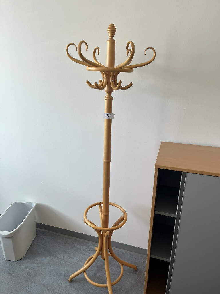 Kleiderst&auml;nder in Holz Altwiener Stil?d=2026-09-23 23:07:01