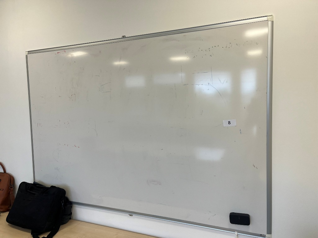 Whiteboard ca. 180 x 120 cm?d=2026-09-23 23:53:58