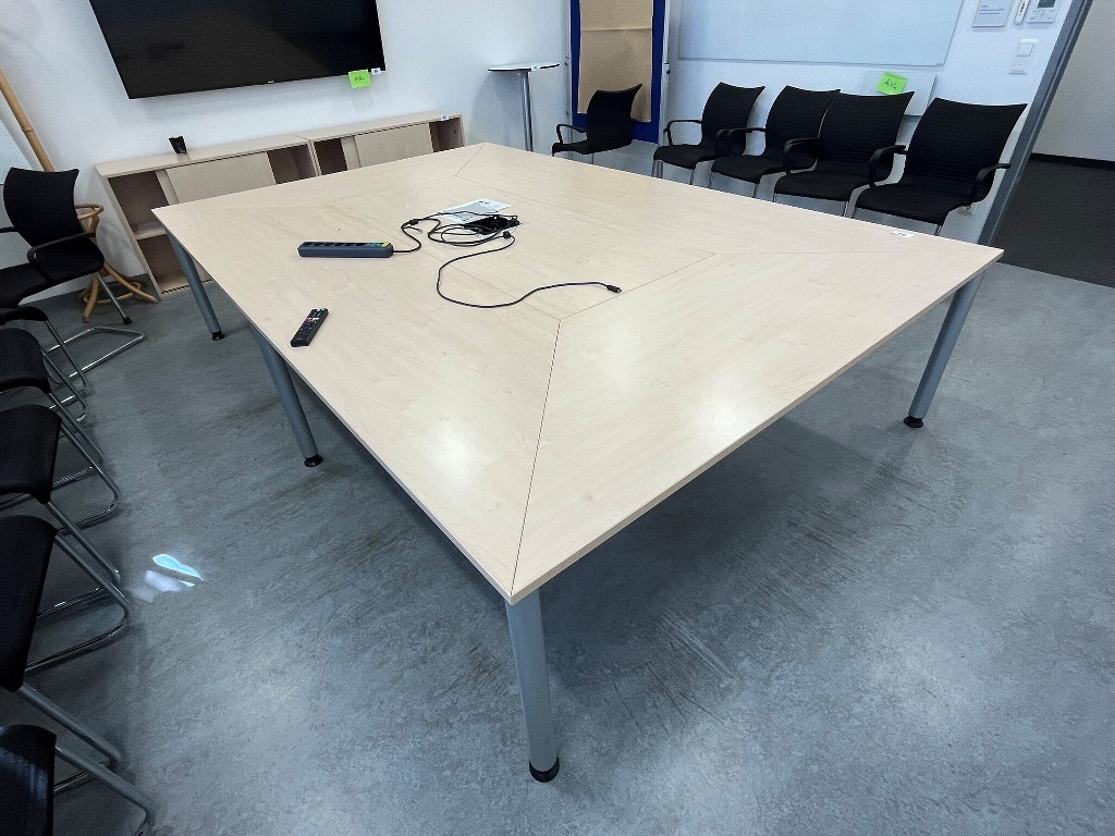 5teiliger Konferenztisch ca. 300 x 200 cm?d=2026-09-23 23:07:06