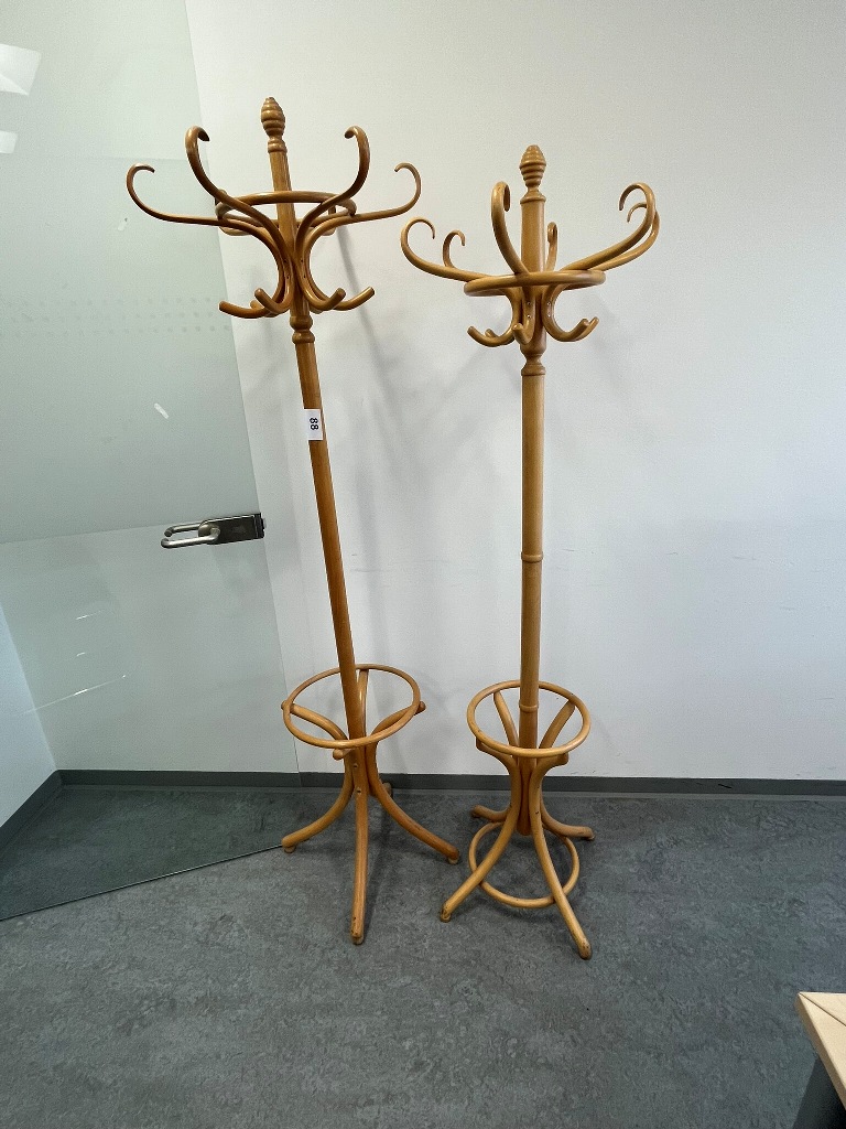 Kleiderst&auml;nder in Holz Altwiener Stil?d=2026-09-23 23:07:04