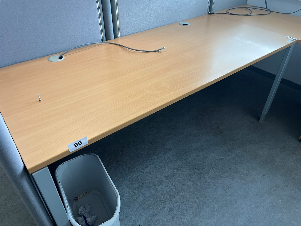L-f&ouml;rmiger Schreibtisch, Ma&szlig;e: 180 x 80 cm und 160 x 60 cm?d=2026-09-23 23:06:49