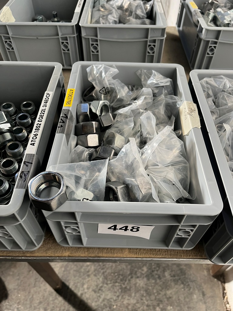 ca. 74 Stk. Verschraubungen