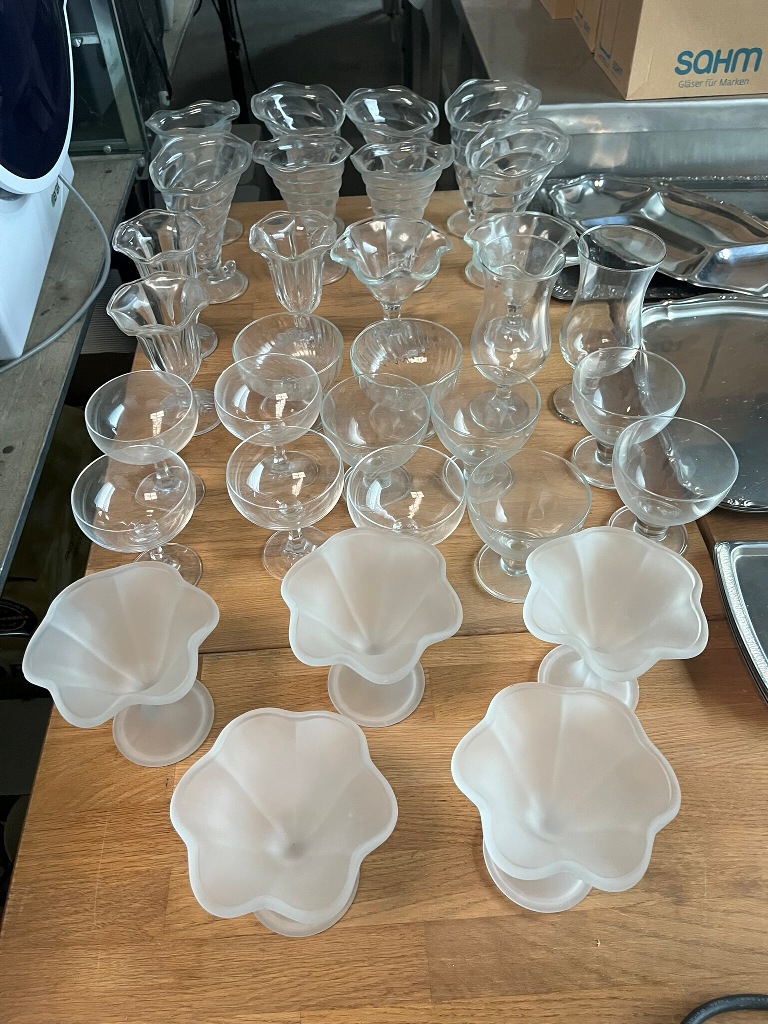 ca. 32teiliges Eisbecher-Set?d=2026-10-11 00:22:11