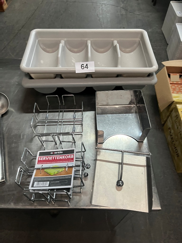 2 Besteckboxen und 5 Serviettenk&ouml;rbe