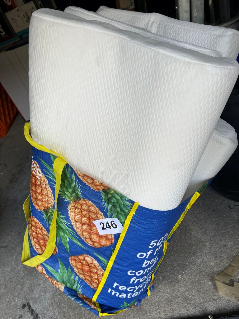4 Stk. orthop&auml;dische Nackenkissen mit Memory-Foam?d=2026-10-13 22:43:34