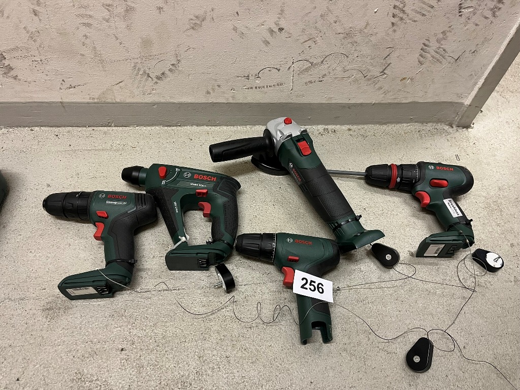 5 Stk. div. Bosch Werkzeuge ohne Akkus?d=2026-10-13 22:43:29