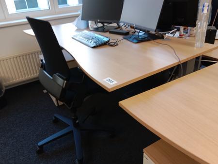 Schreibtisch geschwungen, h�henverstellbar, Ma�e: L 180 x B 90 cm