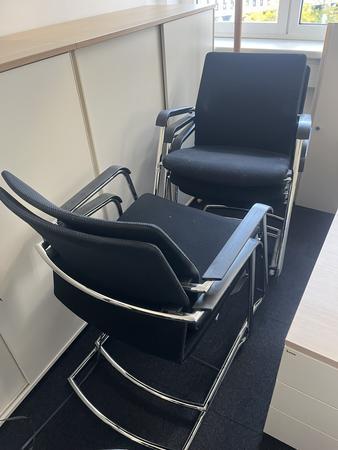 8 St�ck Wilkhahn Besprechungst�hle mit Armlehne schwarz