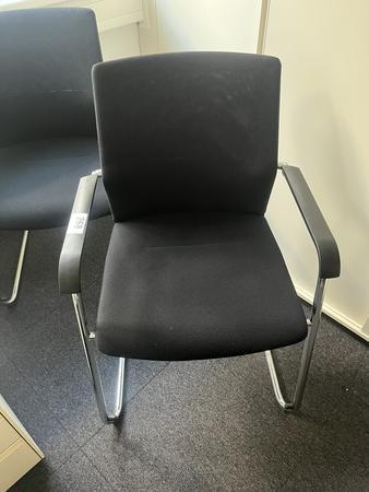 4 St�ck Wilkhahn Besprechungsst�hle mit Armlehne schwarz