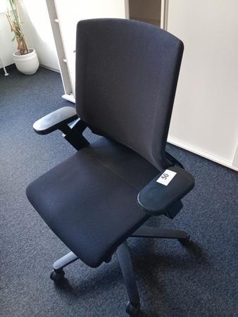 8 St�ck Wilkhahn B�rodrehst�hle mit Armlehne schwarz