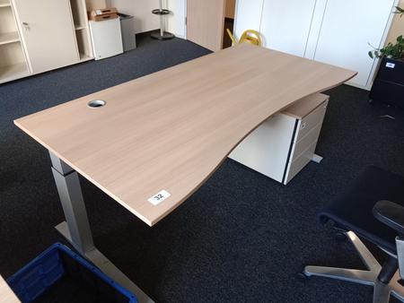 BENE Schreibtisch geschwungen, h�henverstellbar, Ma�e: L 180 x B 90 cm
