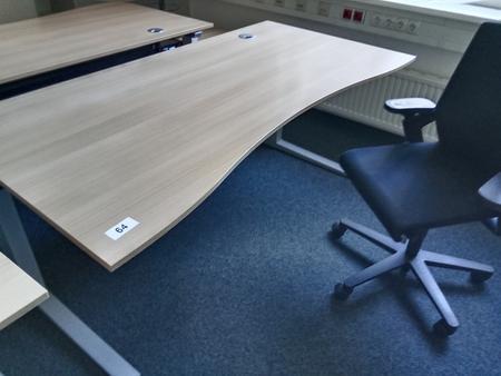 BENE Schreibtisch geschwungen, h�henverstellbar, Ma�e: L 180 x B 90 cm