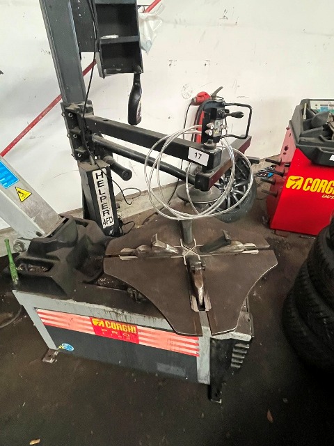 Corghi Reifenmontiermaschine Proline - Helper 4 FD?d=2026-10-23 10:30:46