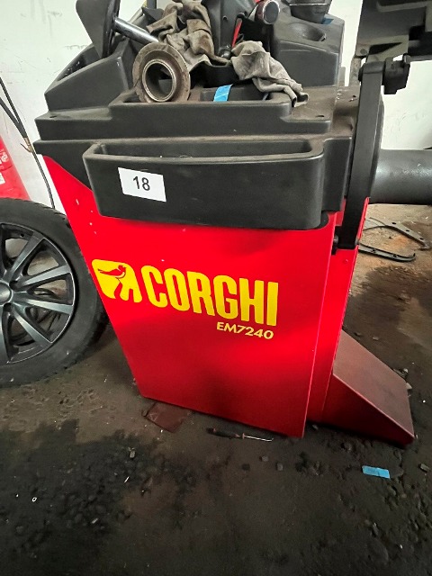 Corghi Reifenwuchtmaschine TypEM 7240?d=2026-10-23 10:30:38