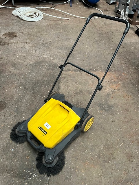 K&auml;rcher Kehrmaschine S 650