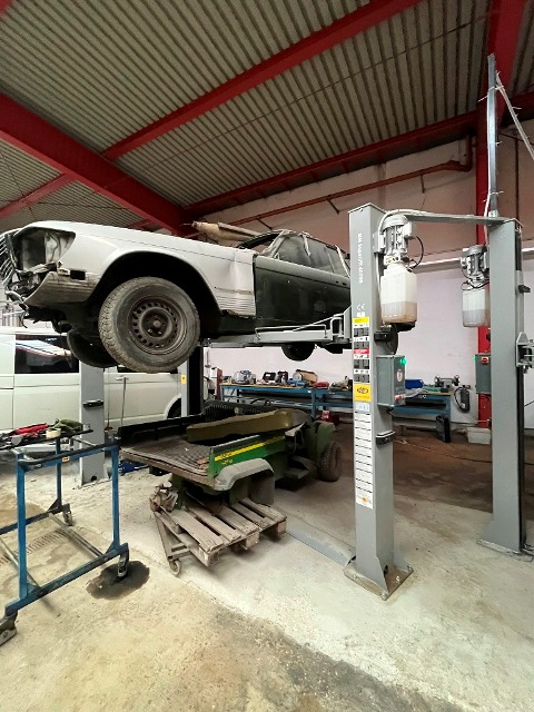 Marelli MM Superlift Hebeb&uuml;hne  4000 B, BJ. 2024 - 10, Kapazit&auml;t bis4000 kg, 380 V, 50 Hz, 2,2 KW, 589 kg