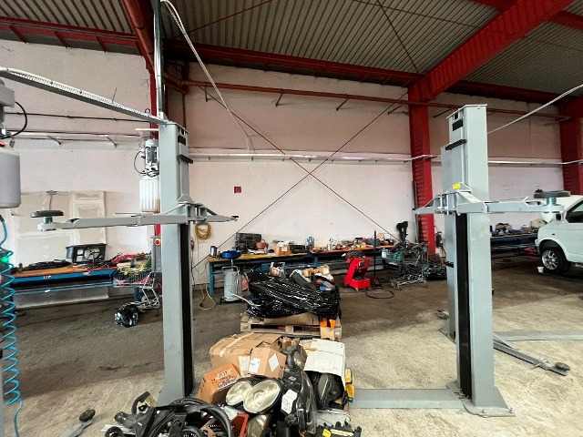 Marelli MM Superlift Hebeb&uuml;hne 4000 B, BJ. 2025 - 10, Kapazit&auml;t bis4000 kg, 380 V, 50 Hz, 2,2 KW, 589 kg