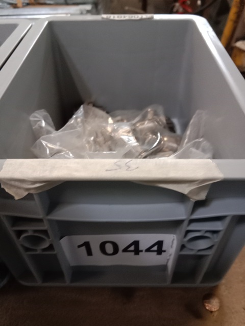 ca. 30 Stk. Schraubverbindungen?d=2026-10-22 02:26:29