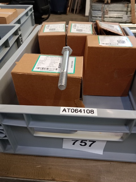 ca. 125 Stk. Schrauben M 12 x 110?d=2026-10-22 01:43:31