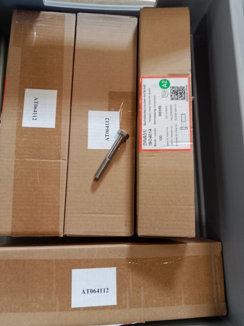 ca. 400 Stk. M8 x 55 Schrauben?d=2026-10-22 01:05:56