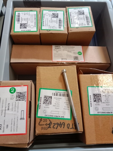 ca. 700 Stk. Schrauben verschiedene Dimensionen?d=2026-10-22 01:05:38