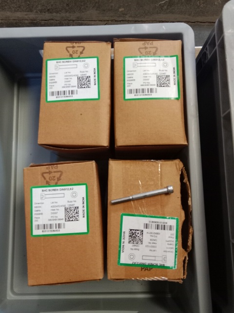 ca. 800 Stk. Schrauben M8 x 35?d=2026-10-22 01:05:35