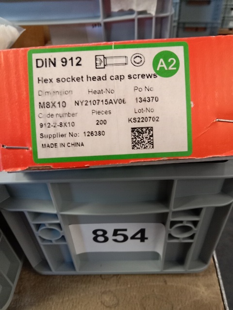 ca. 400 Stk. Schrauben M8 x10?d=2026-10-22 02:27:46
