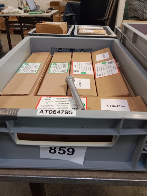 ca. 125 Stk. Schrauben M 12?d=2026-10-22 02:28:24
