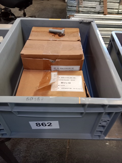 ca. 300 Stk. Schrauben M12 x 50?d=2026-10-22 01:43:45