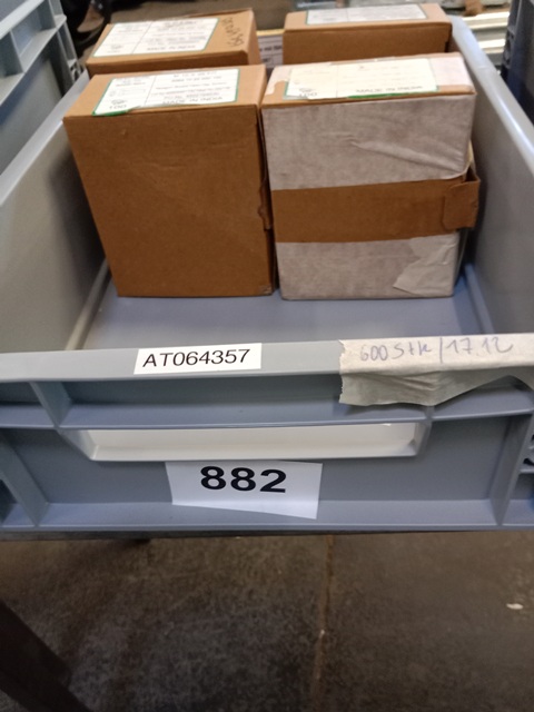 ca.  400 Stk. Schrauben M10 x 25?d=2026-10-22 02:28:22