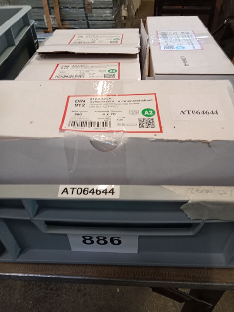 ca. 2000 Stk.Schrauben M4 x 70?d=2026-10-22 03:18:21