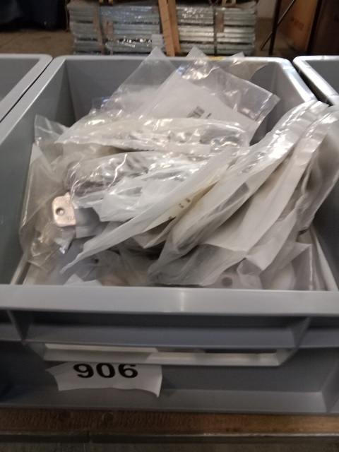 ca. 500 Stk. Montageplatten?d=2026-10-22 01:44:07