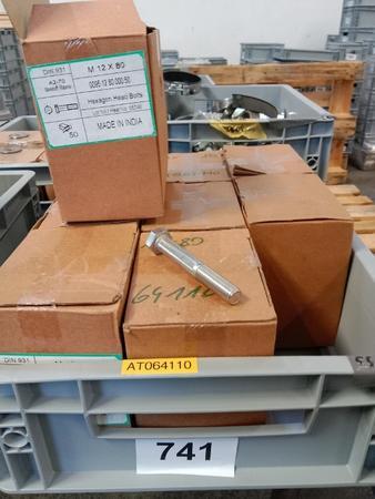 ca. 9 Pakete, je 50 Stk. Schrauben M 12, x 80