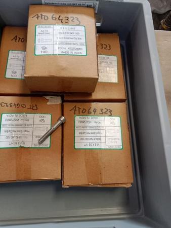 ca. 500 Stk. M8 x 50 Schrauben